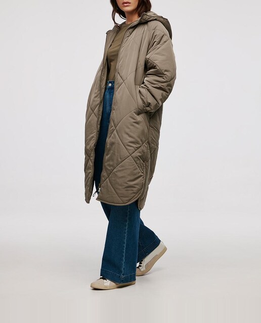 Imagen 0 de Abrigo acolchado largo con dibujo de mujer