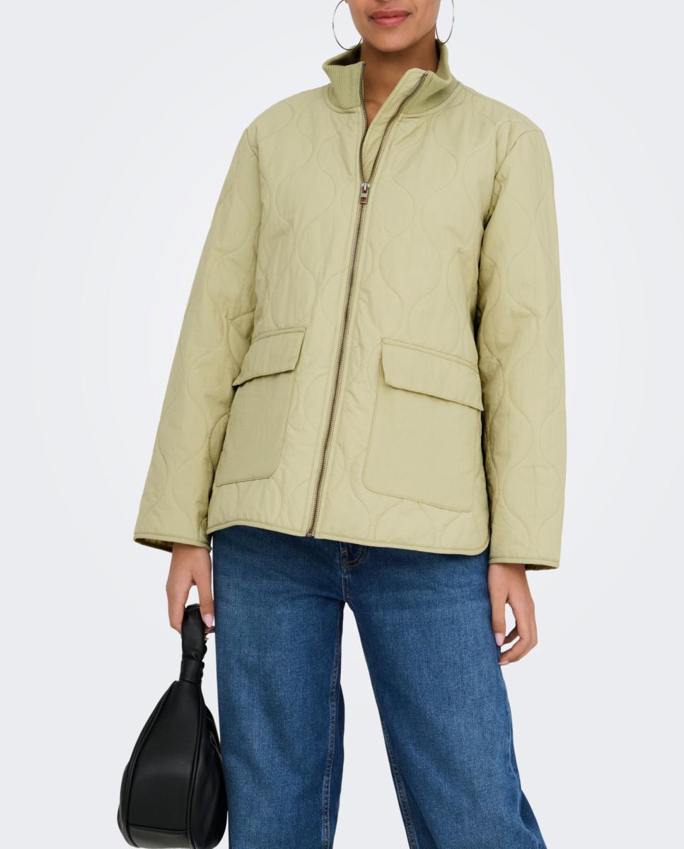 Imagen 0 de Chaqueta acolchada de mujer con cuello alto