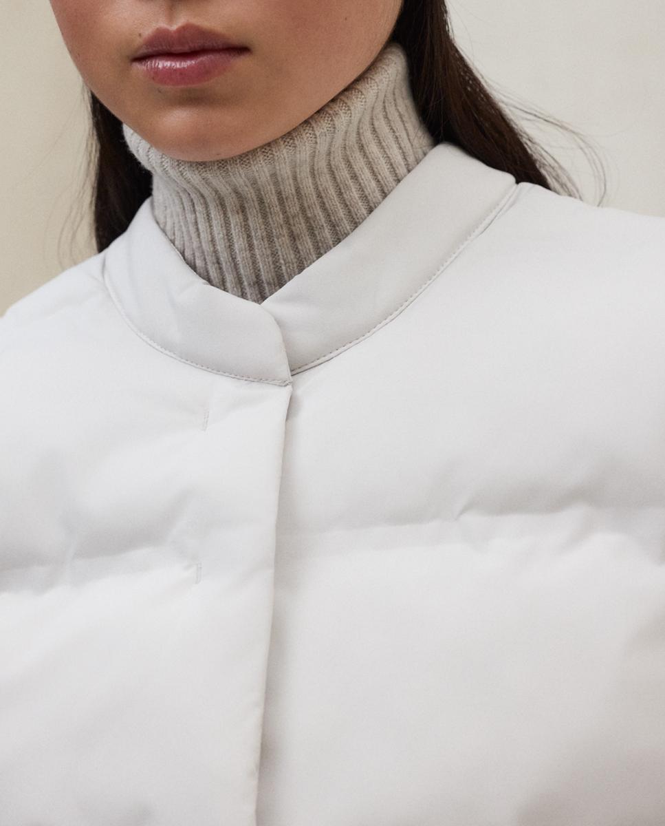 Imagen 0 de Abrigo de mujer impermeable y transpirable.