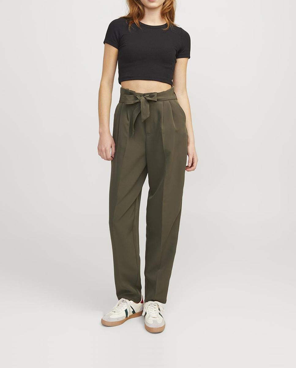 Imagen 0 de Pantalón de pinzas con cinturón de mujer