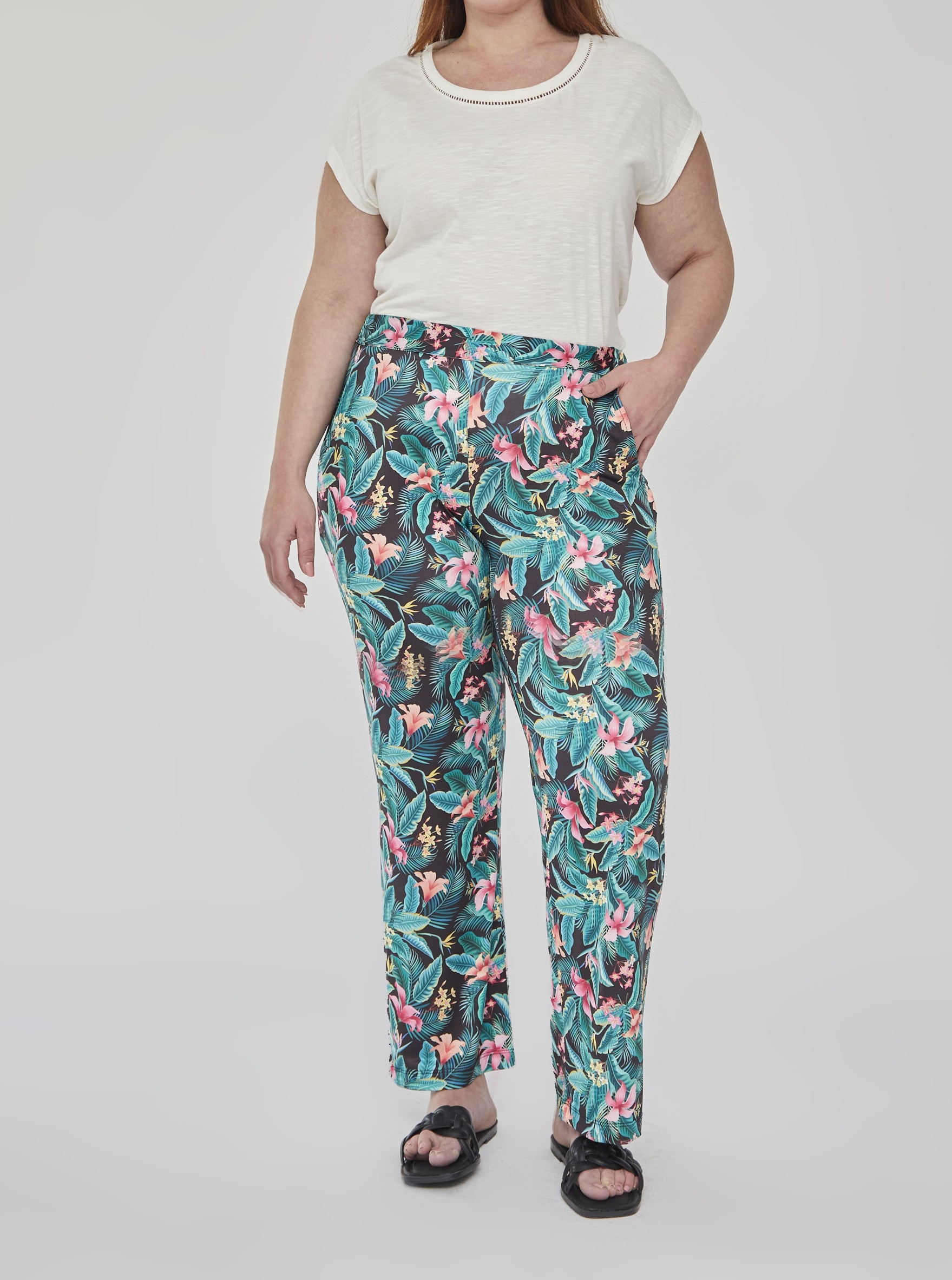Imagen 0 de Pantalón de mujer estampado floral