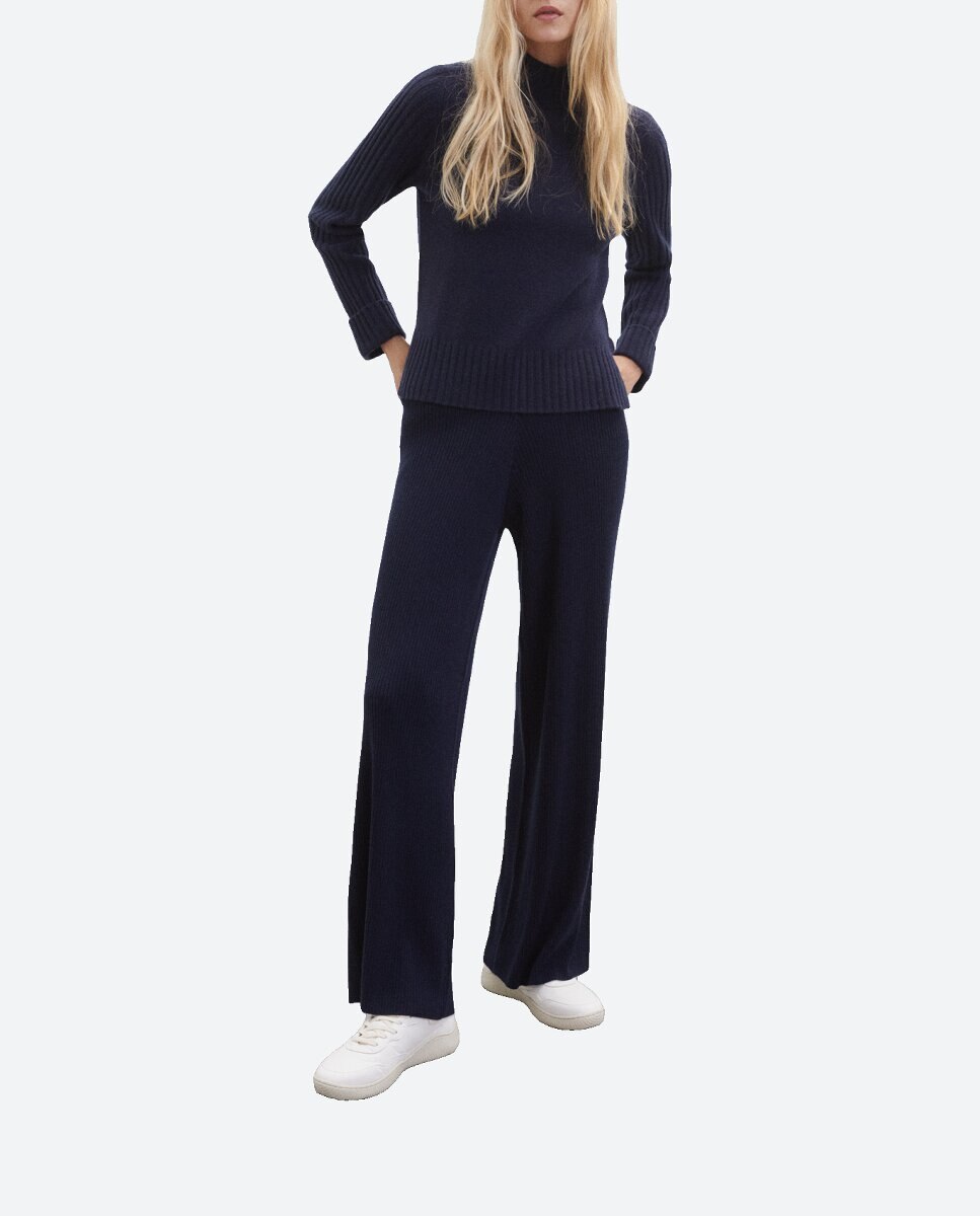 Imagen 0 de Pantalones wide leg de punto fino y cintura elástica.
