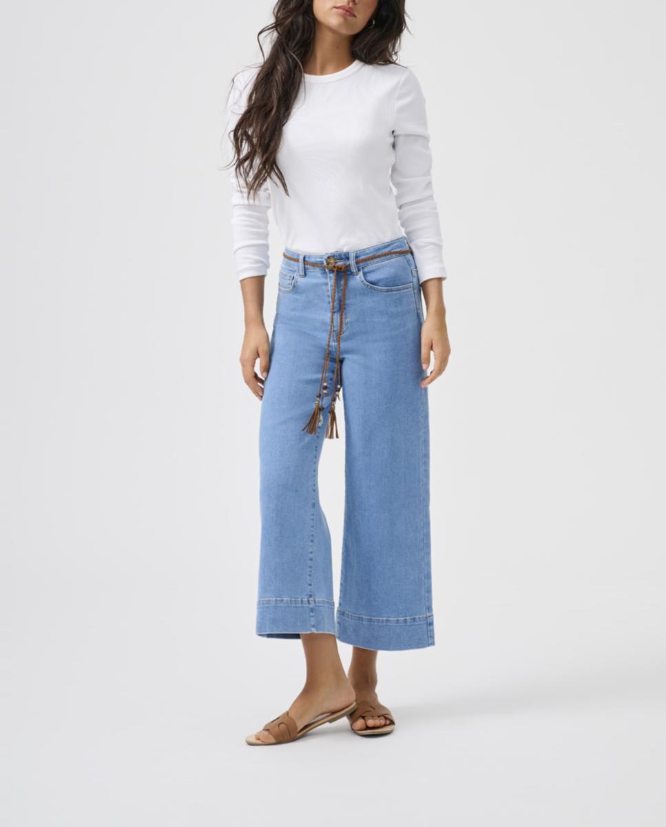Imagen 0 de Pantalón vaquero recto de mujer con cinturon decorativo