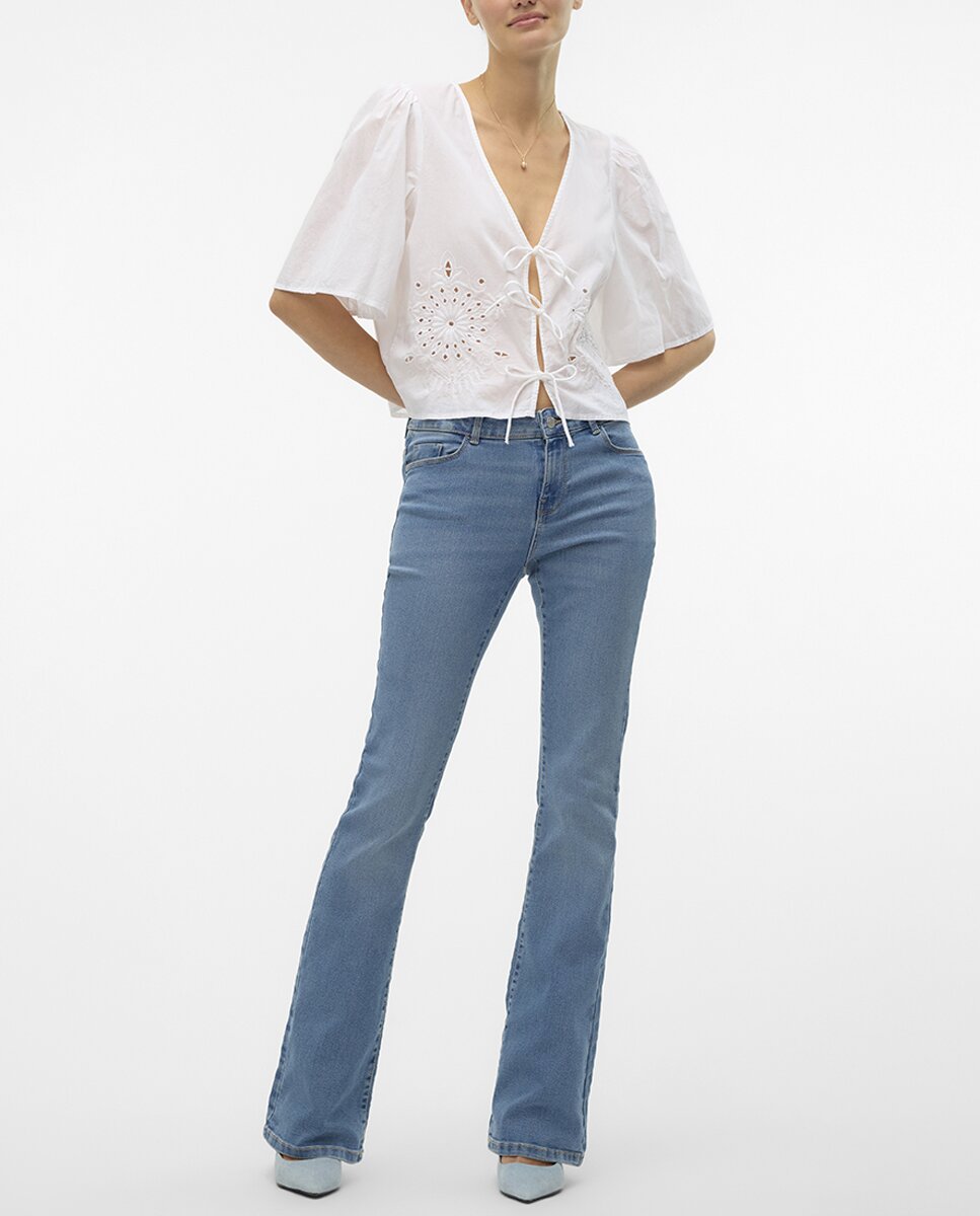 Imagen 0 de Jeans flared de mujer con bolsillos