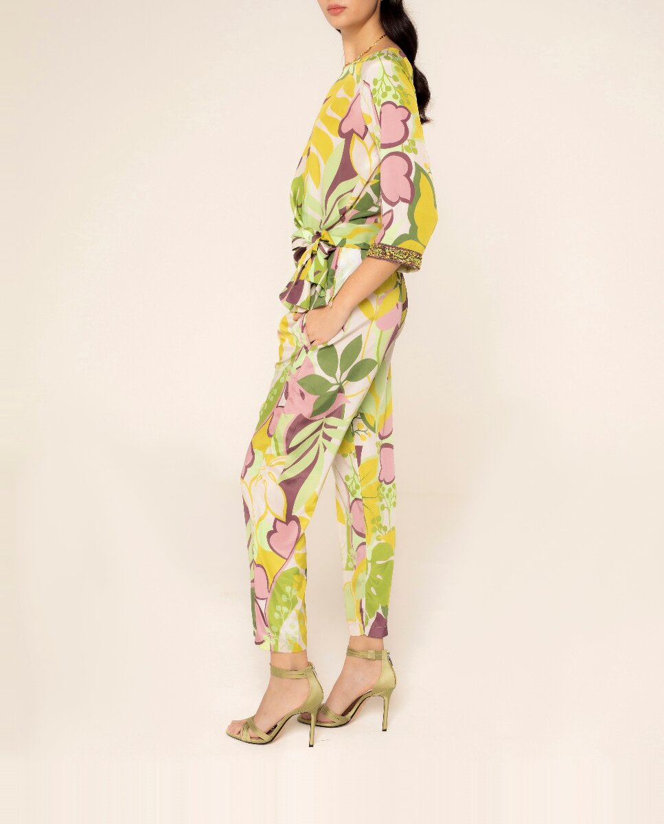 Imagen 0 de Pantalón recto de mujer de tiro medio con estampado floral