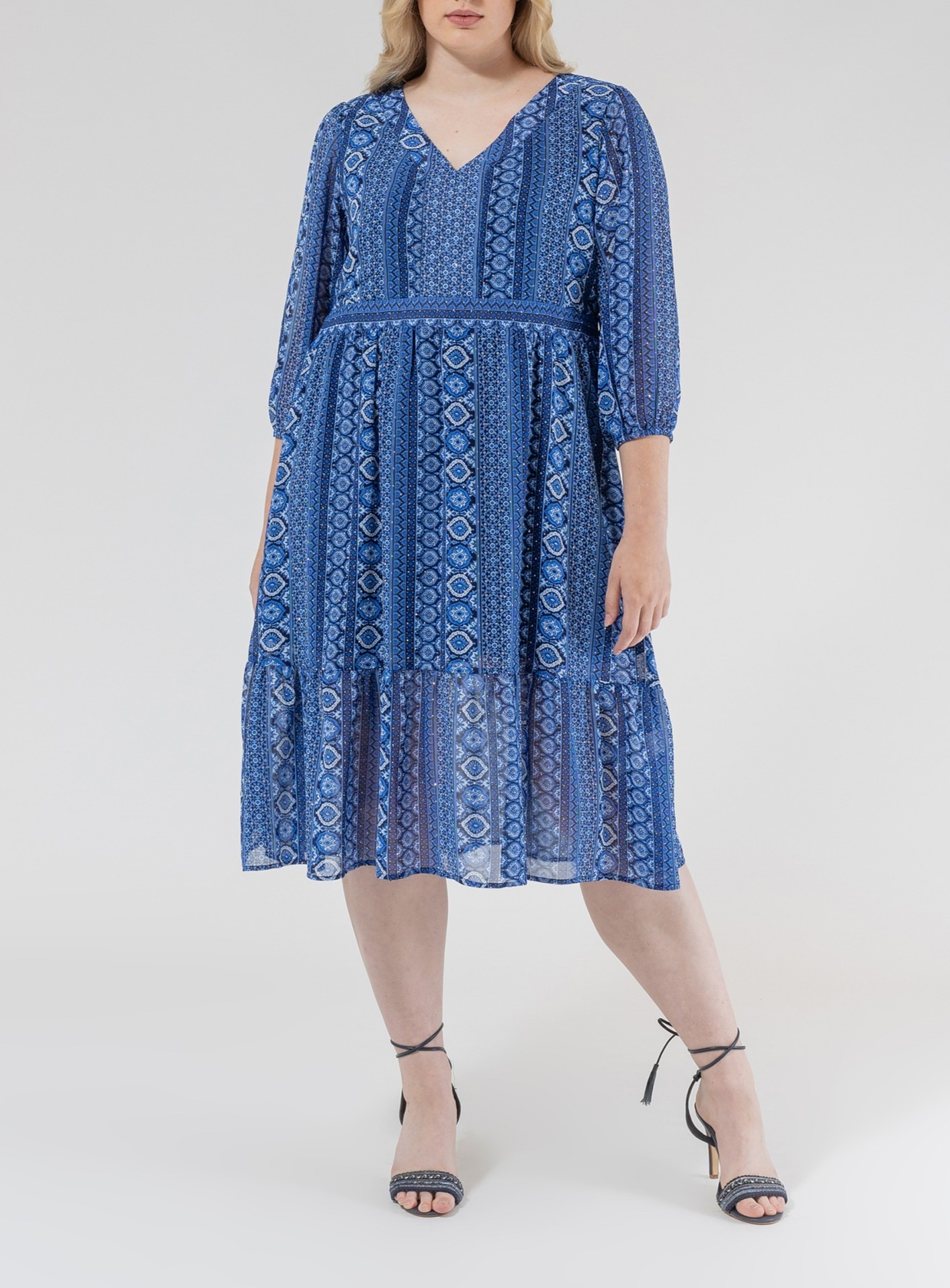 Imagen 0 de Vestido de mujer midi estampado con escote de pico y volante en bajo