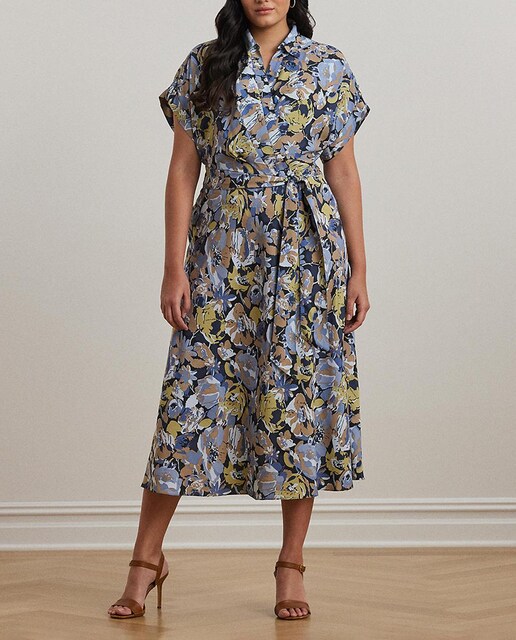 Imagen 0 de Vestido camisero midi talla grande con cinturón