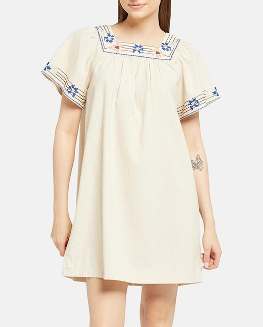 Imagen 0 de Vestido corto de manga corta con toque de lino y escote cuadrado