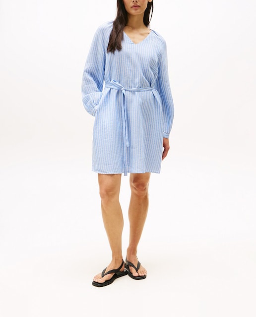 Imagen 0 de Vestido corto de lino y cuello de pico