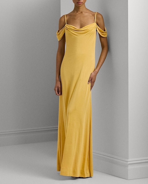 Imagen 0 de Vestido con hombros al descubierto y cuello drapeado