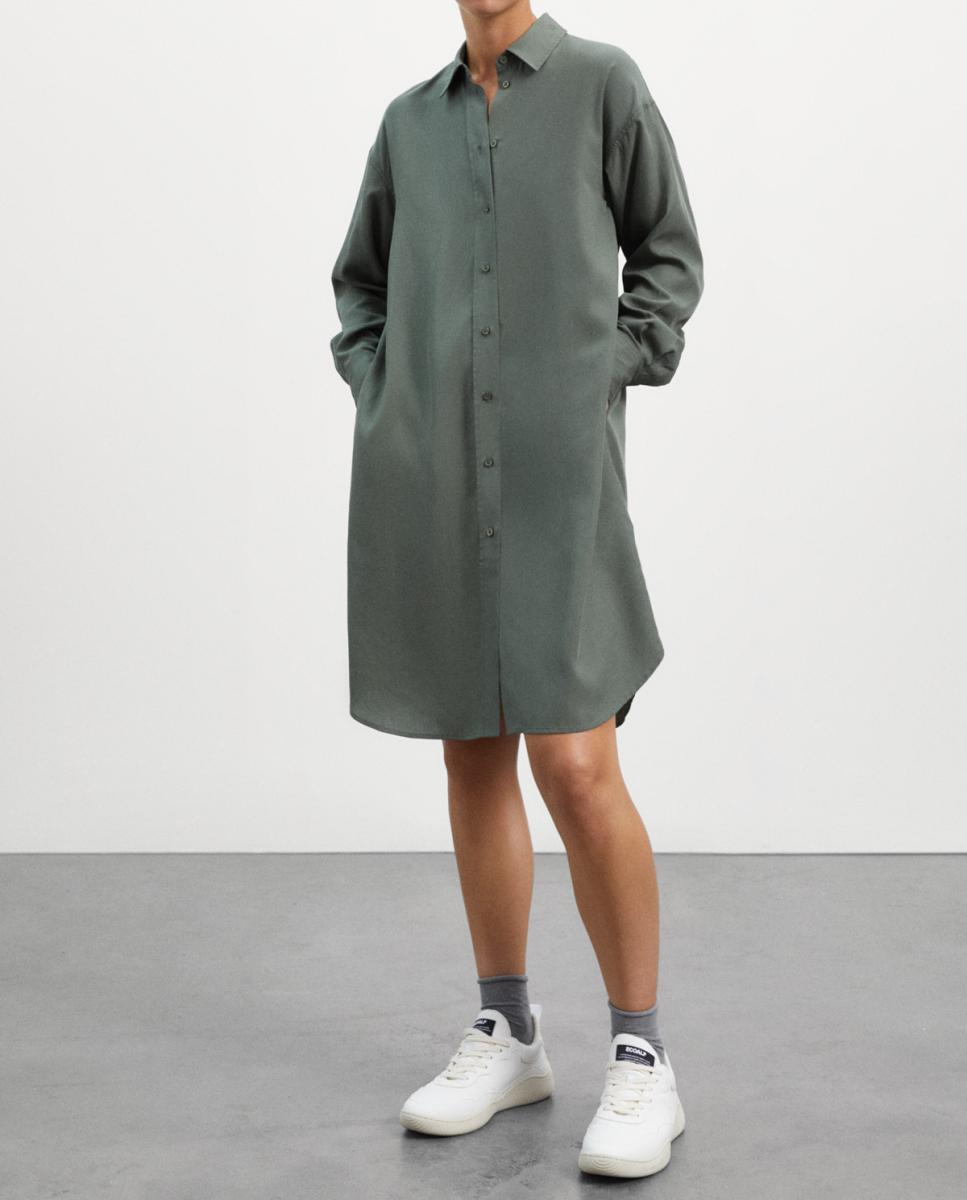 Imagen 0 de El vestido Topaz está compuesto de Tencel™ Lyocell 100%, fibras que se extraen de la madera siguiendo un proceso