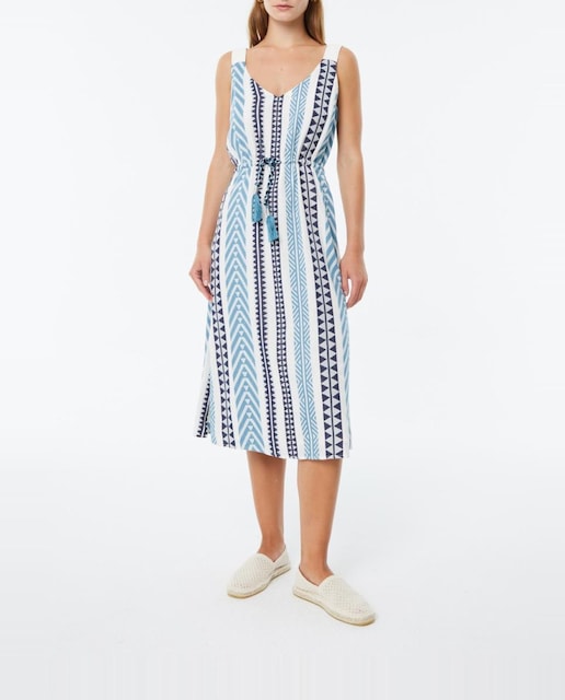 Imagen 0 de Vestido bordado de tirantes y escote pico. Forrado.