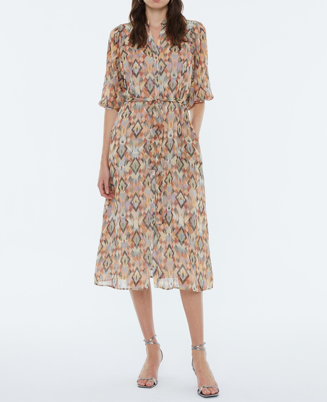 Imagen 0 de Vestido midi camisero estampado, manga francesa. Forrado.