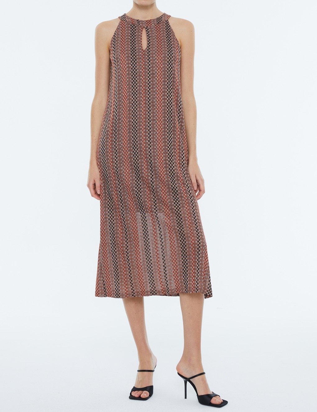 Imagen 0 de Vestido midi de punto estampado, cuello halter. Forrado.