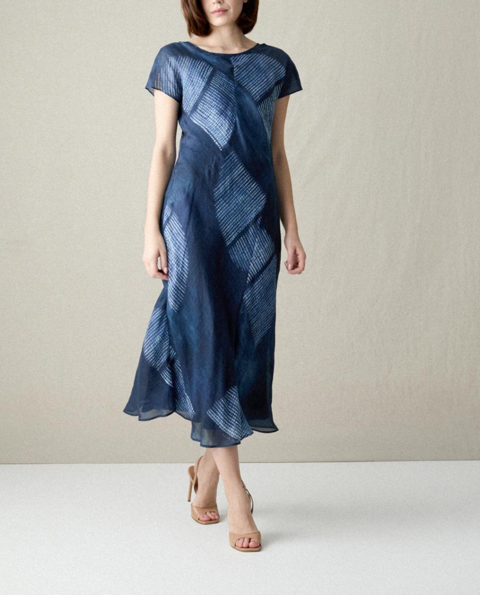 Imagen 0 de Vestido midi cortes con manguita dibujo