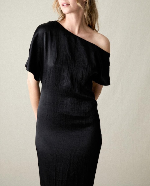 Imagen 0 de Vestido una manga caída raso