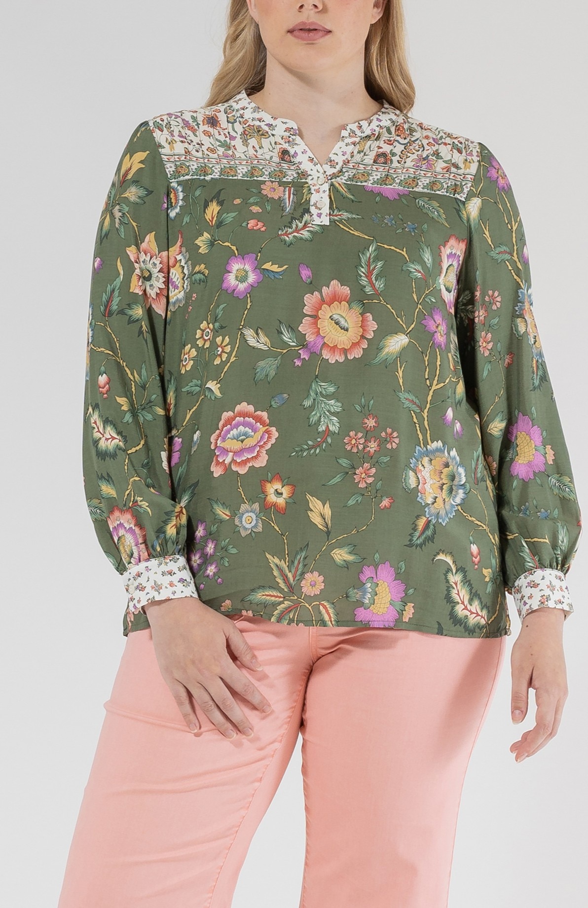 Imagen 0 de Blusa de mujer con estampados combinados