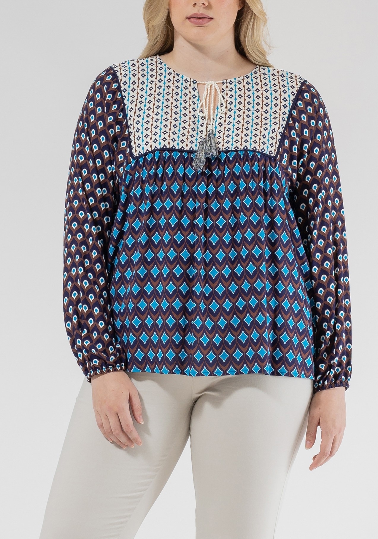 Imagen 0 de Blusa de mujer estampados combinados