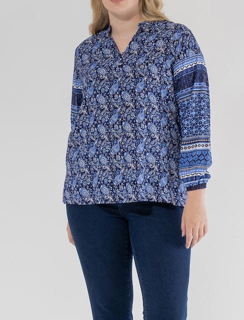 Imagen 0 de Blusa de mujer cuello mao y manga larga con estapado posicional