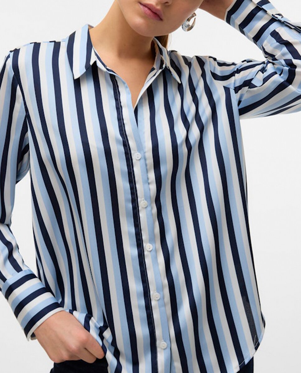 Imagen 0 de Camisa satinada de mujer cuello pico