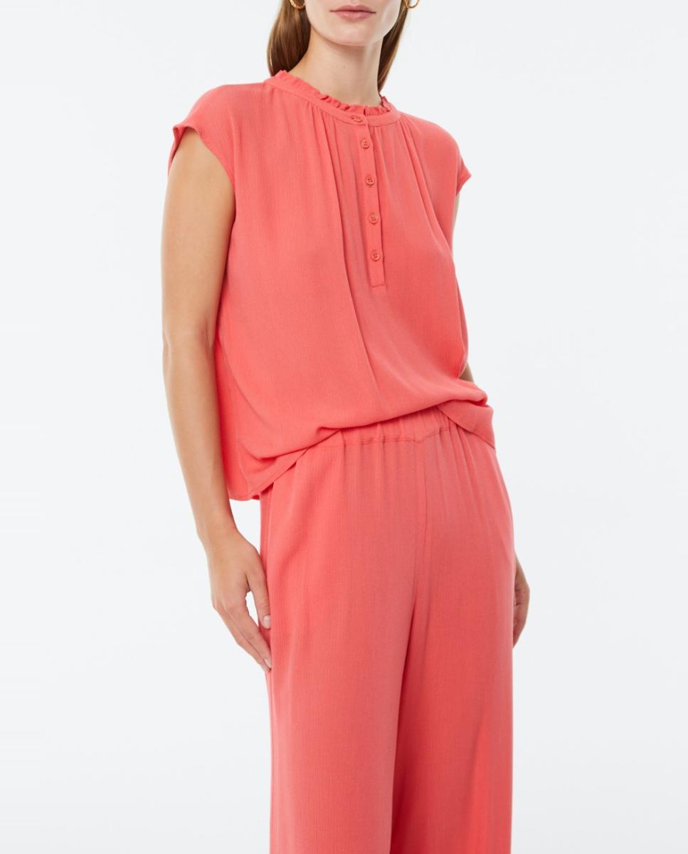 Imagen 0 de Blusa de mujer con cuello redondo y manga corta
