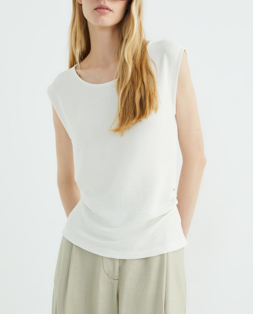 Imagen 0 de Blusa de mujer cuello redondo abierto sin mangas