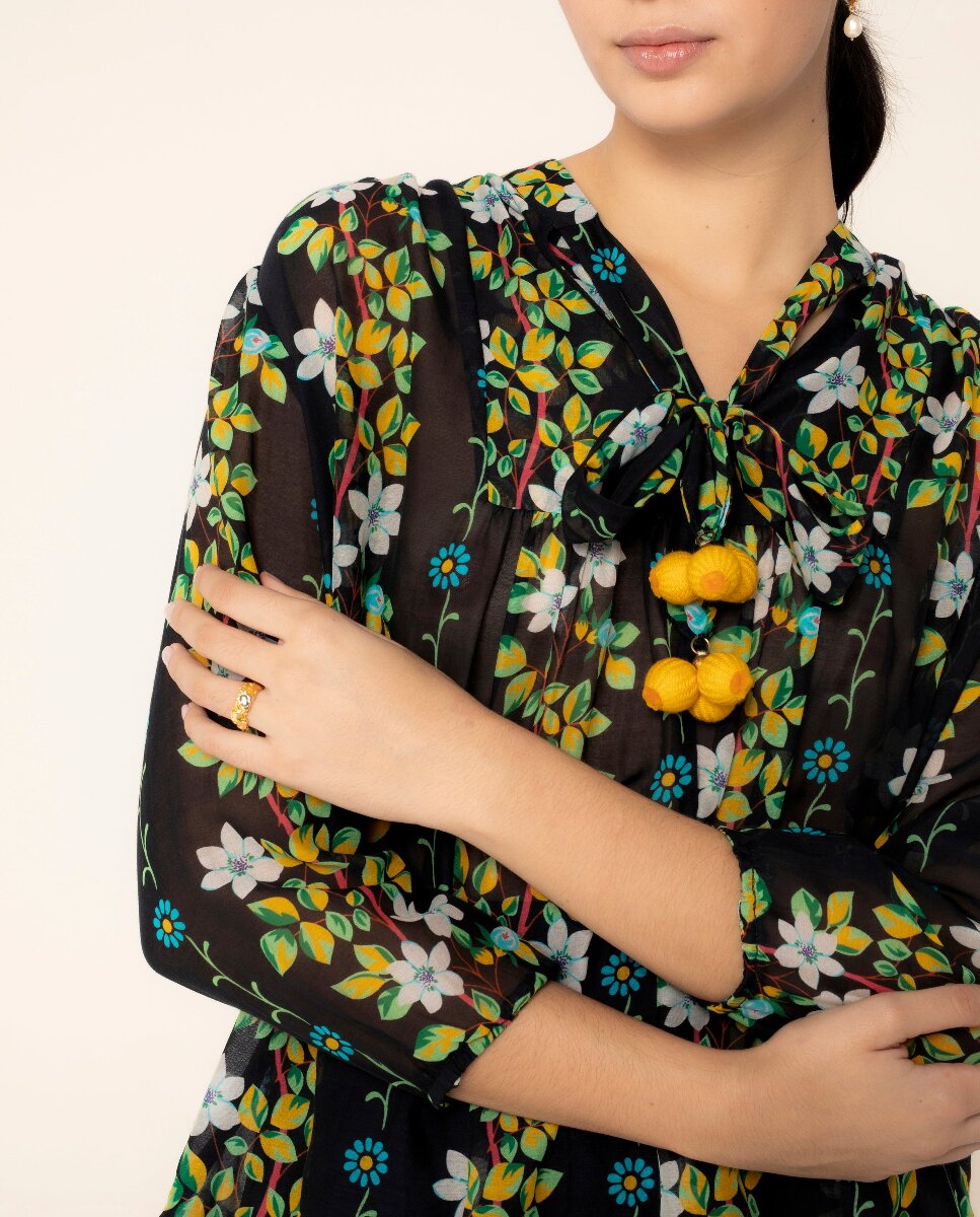 Imagen 0 de Blusa de mujer amplia con estampado floral