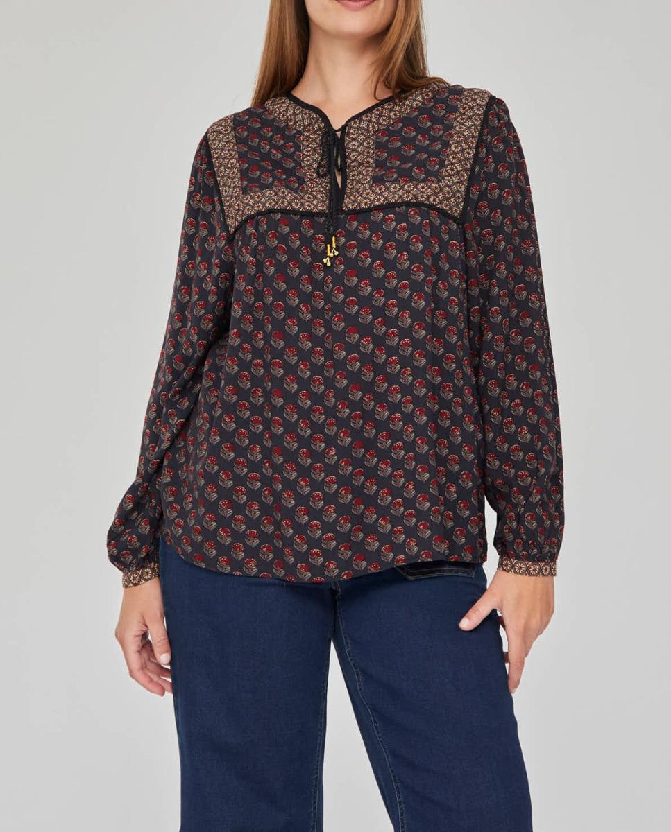 Imagen 0 de Blusa con pechera y cenefa
