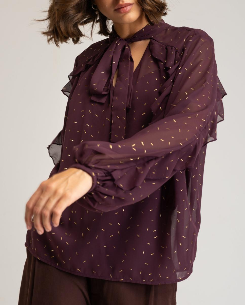 Imagen 0 de Blusa de mujer con detalles y volantes en hombros y mangas