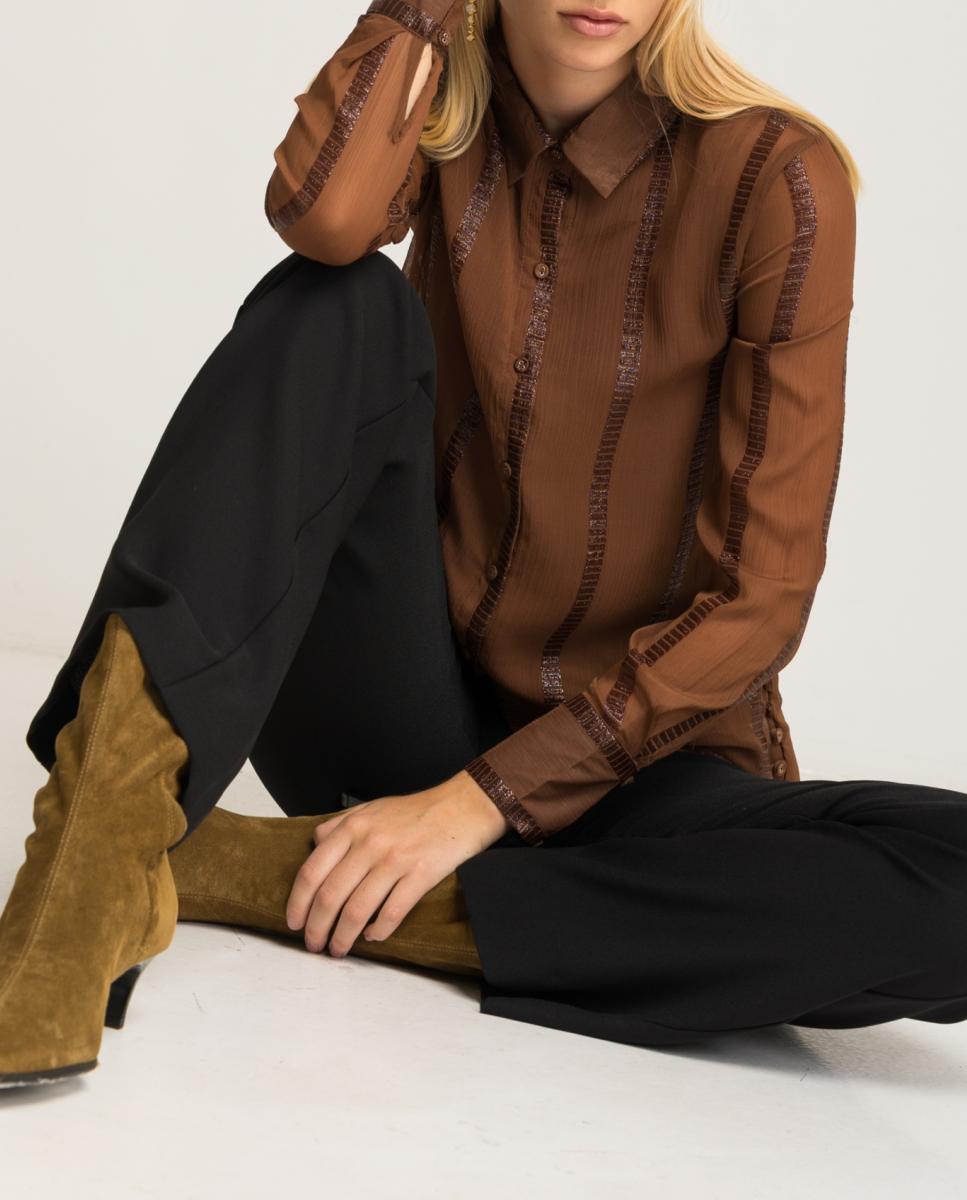 Imagen 0 de Blusa de mujer a rayas y cuello camisero