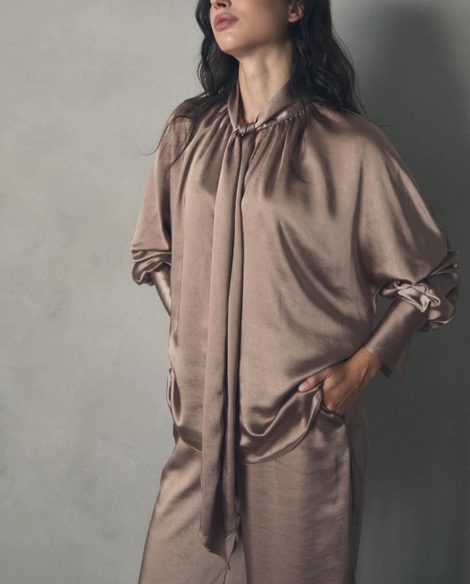 Imagen 0 de Blusa lazo en cuello