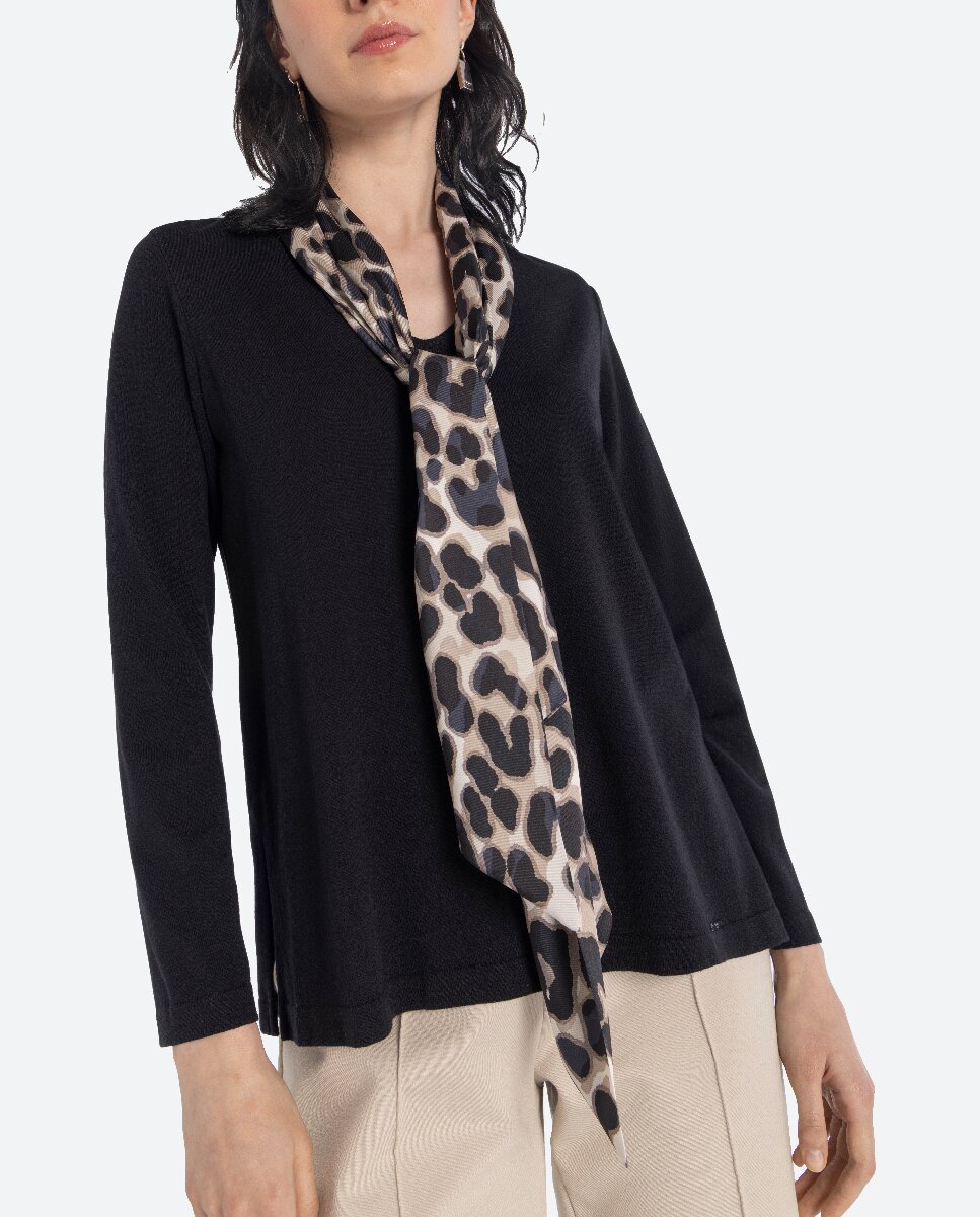 Imagen 0 de Jersey de punto con tela estampada en el cuello y manga larga.