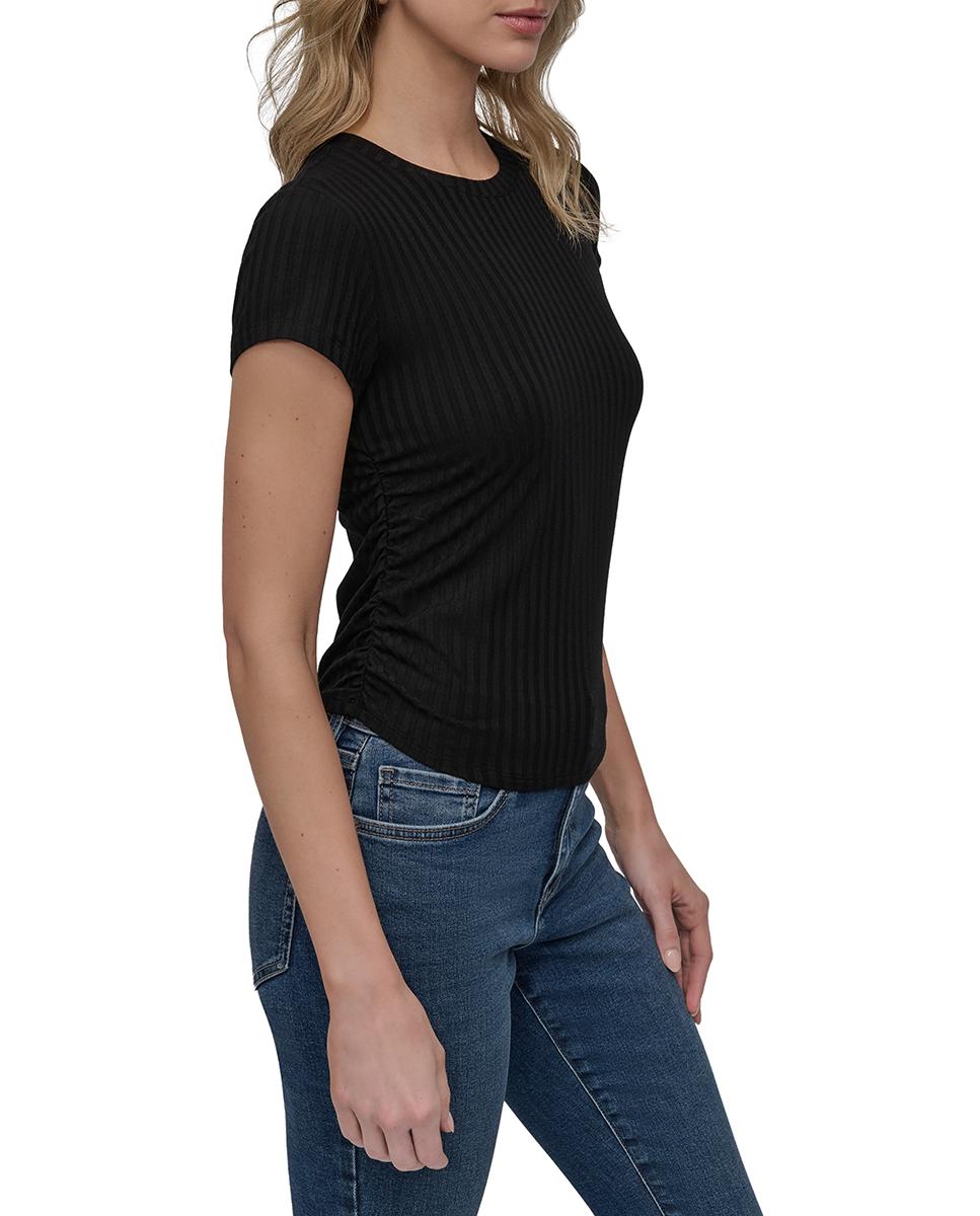 Imagen 0 de Camiseta de mujer de manga corta con cuello redondo.