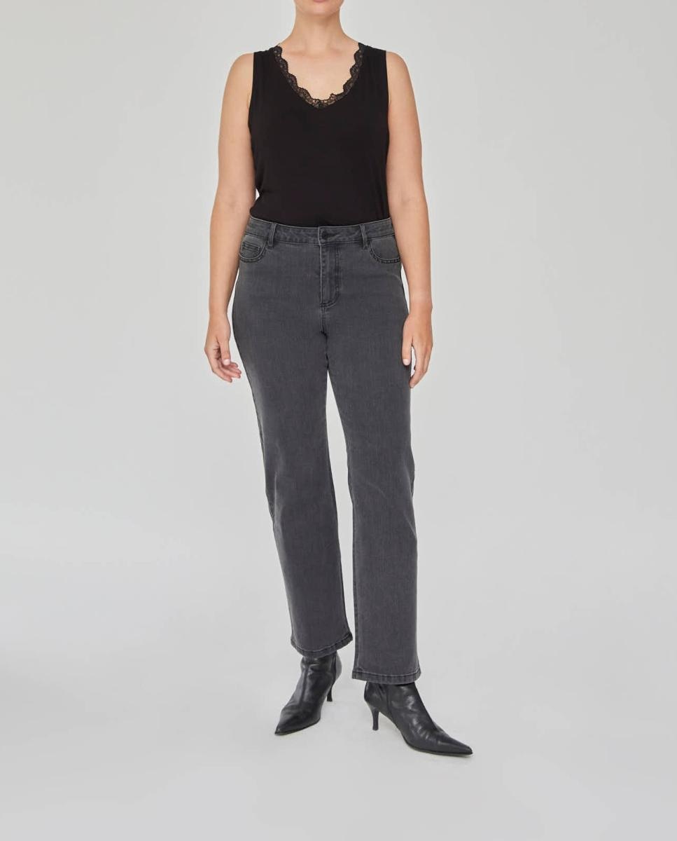 Imagen 0 de Pantalón denim con tachas metálicas