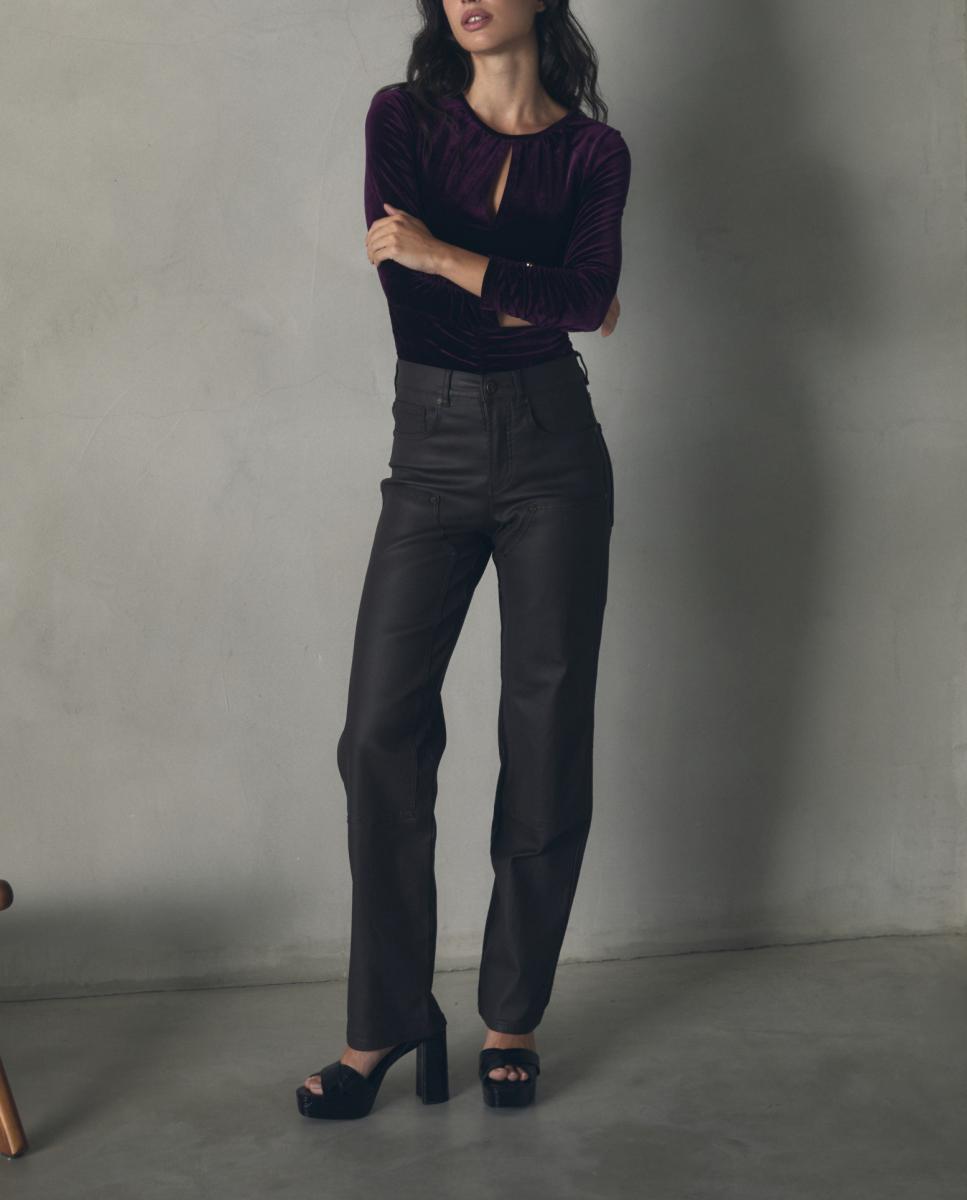 Imagen 0 de Pantalón de mujer efecto piel