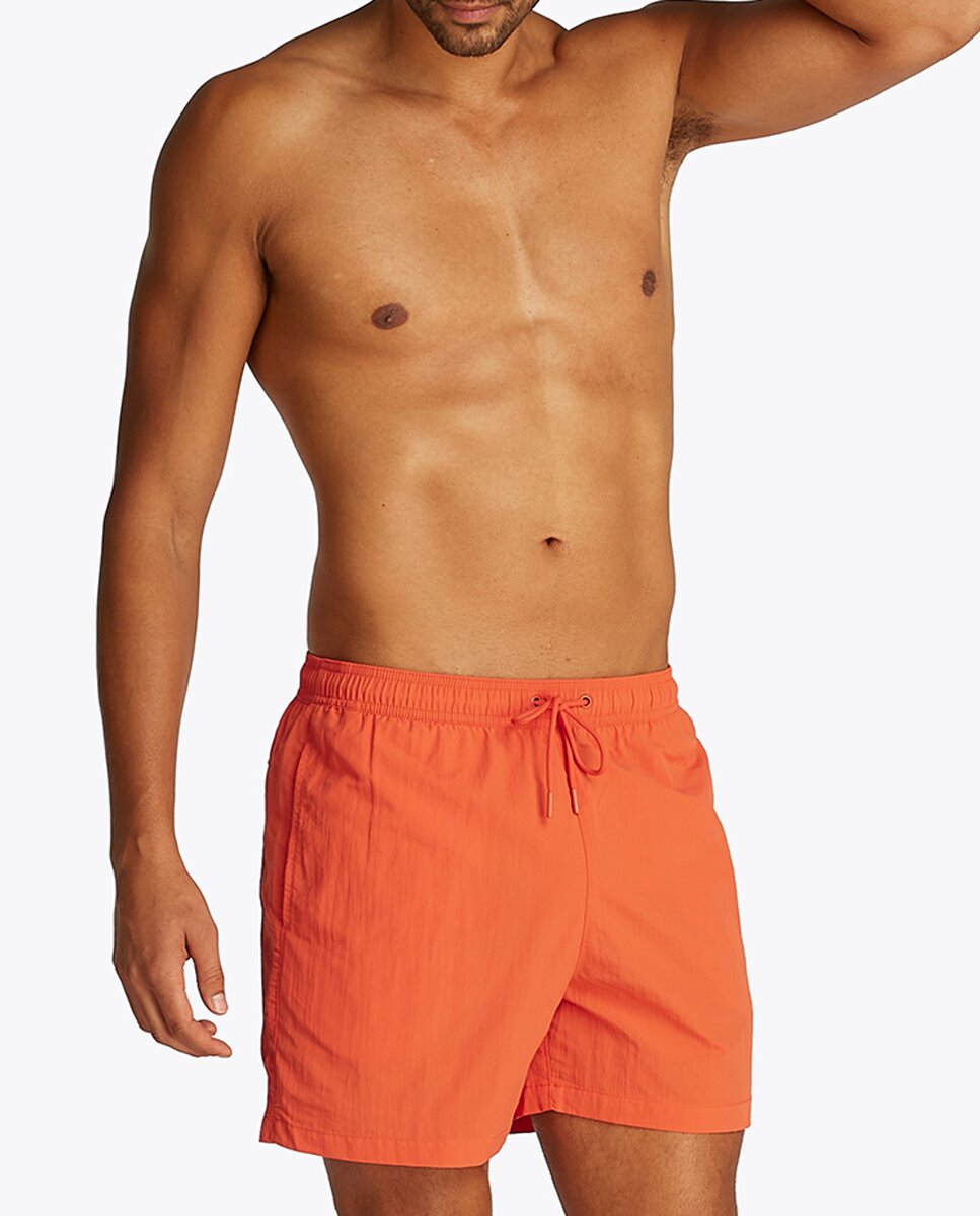 Imagen 0 de Bañador de hombre con dos bolsillos lateriales y cintura ajustable