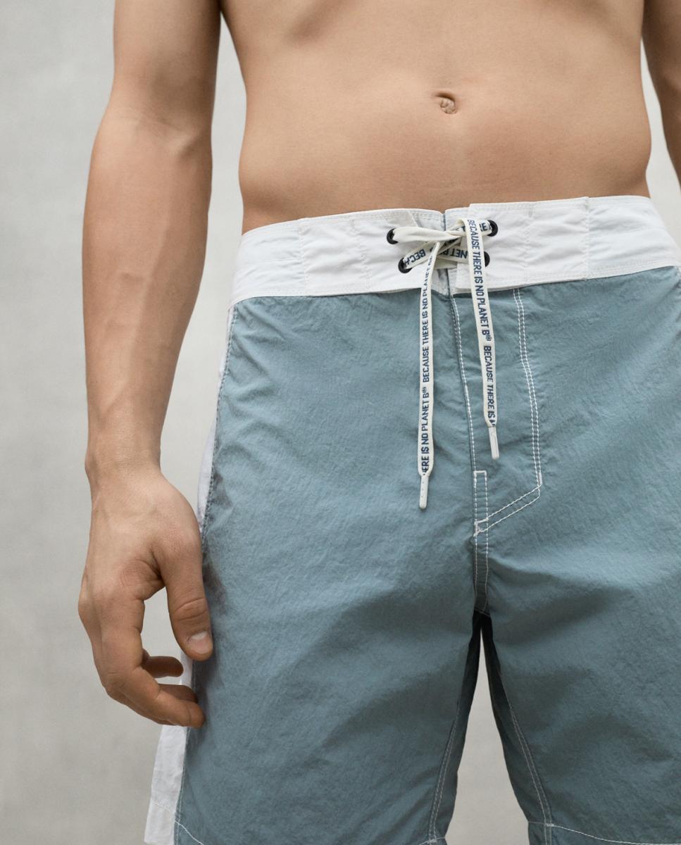 Imagen 0 de El bañador Sumba está hecho de poliamida reciclada y tiene un fit regular y detalles prácticos como un bolsillo