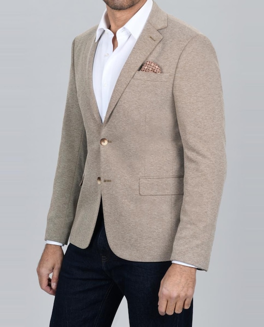 Imagen 0 de Americana de hombre semientallada y dos aberturas en espalda