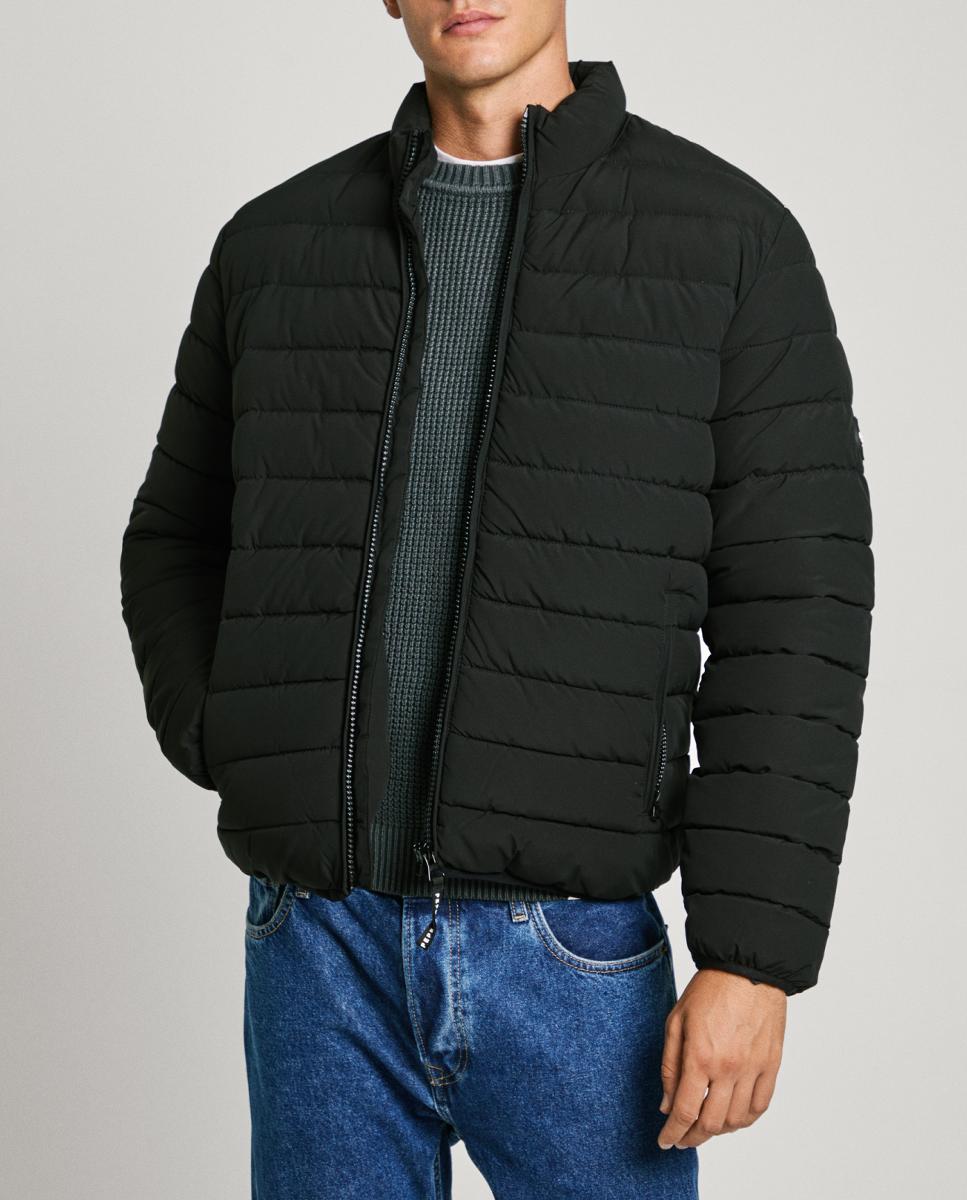 Imagen 0 de Chaqueta de hombre acolchada con cuello de embudo