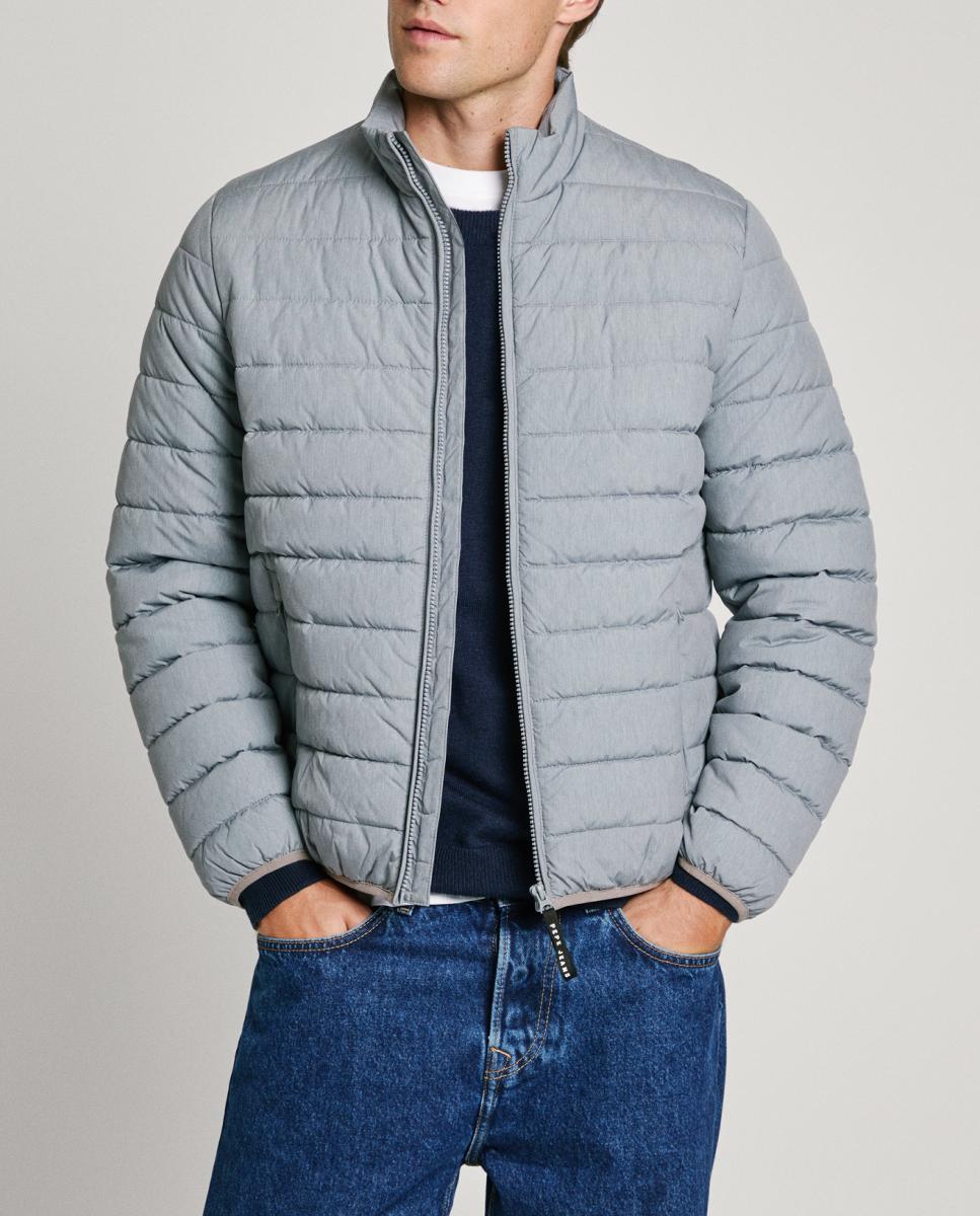 Imagen 0 de Chaqueta de hombre acolchada con cuello de embudo