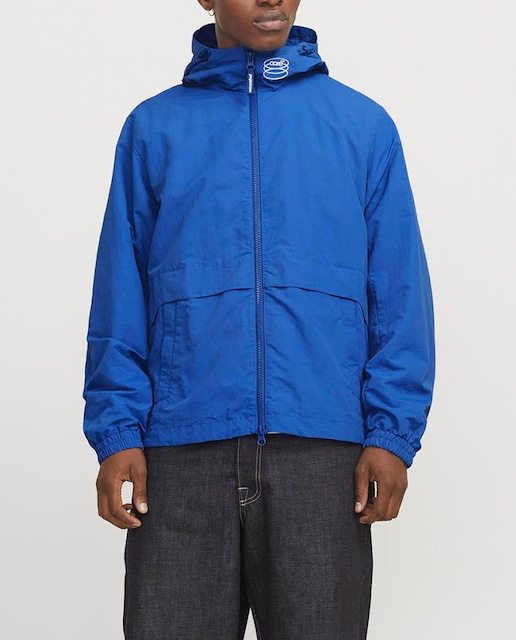 Imagen 0 de Chaqueta ligera con capucha y cierre con cremallera para hombre