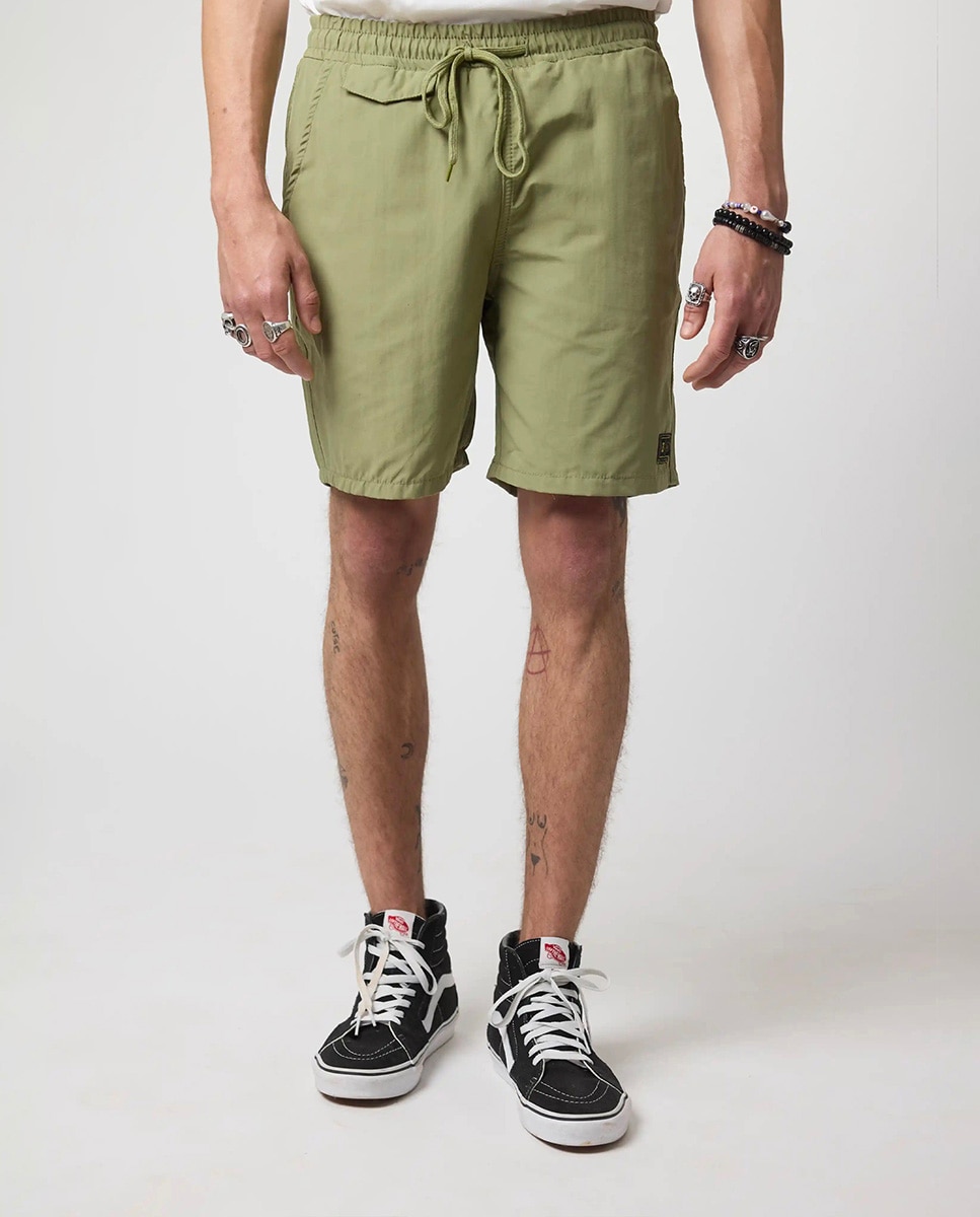 Imagen 0 de Pantalón corto fluido de hombre