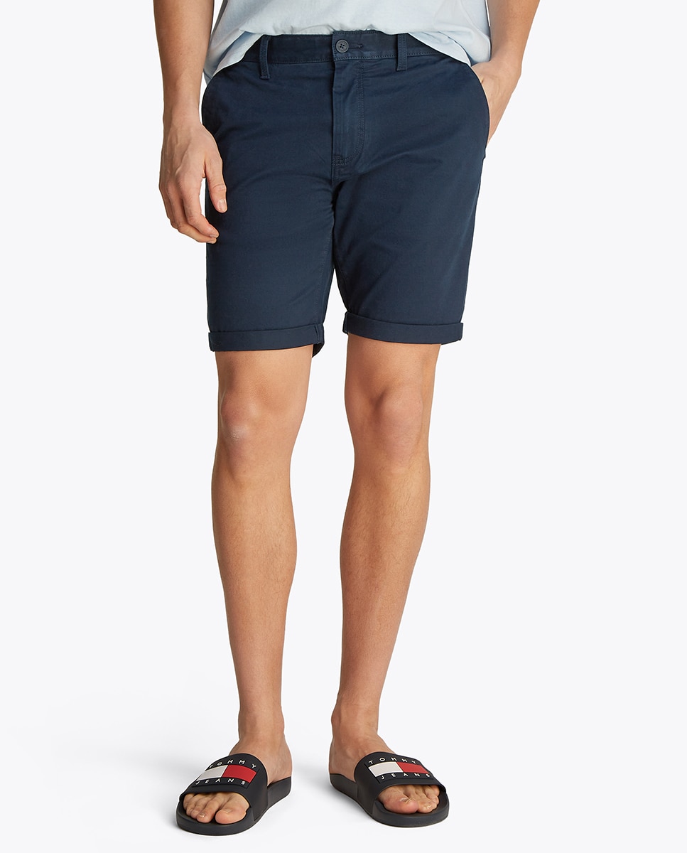 Imagen 0 de Pantalón corto de hombre estilo chino y fit slim