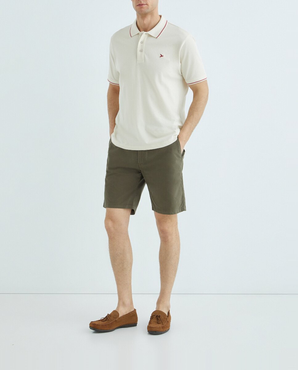 Imagen 0 de Bermuda de hombre tipo chino corte regular