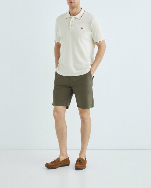 Imagen 0 de Bermuda de hombre tipo chino corte regular