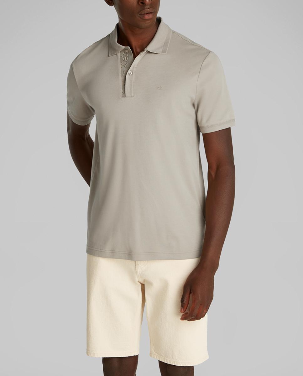 Imagen 0 de Polo de hombre con logo en plaqueta