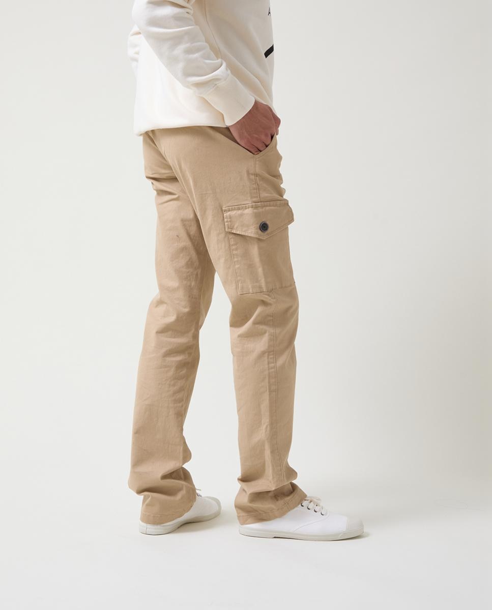 Imagen 0 de Pantalon de hombre, cargo con bolsillos laterales.