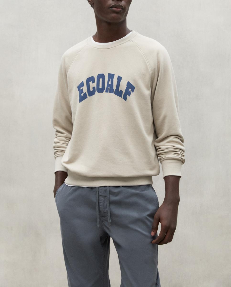 Imagen 0 de La sudadera Vernon presenta una mezcla única de materiales sostenibles: un 50% de algodón orgánico y un 50% de