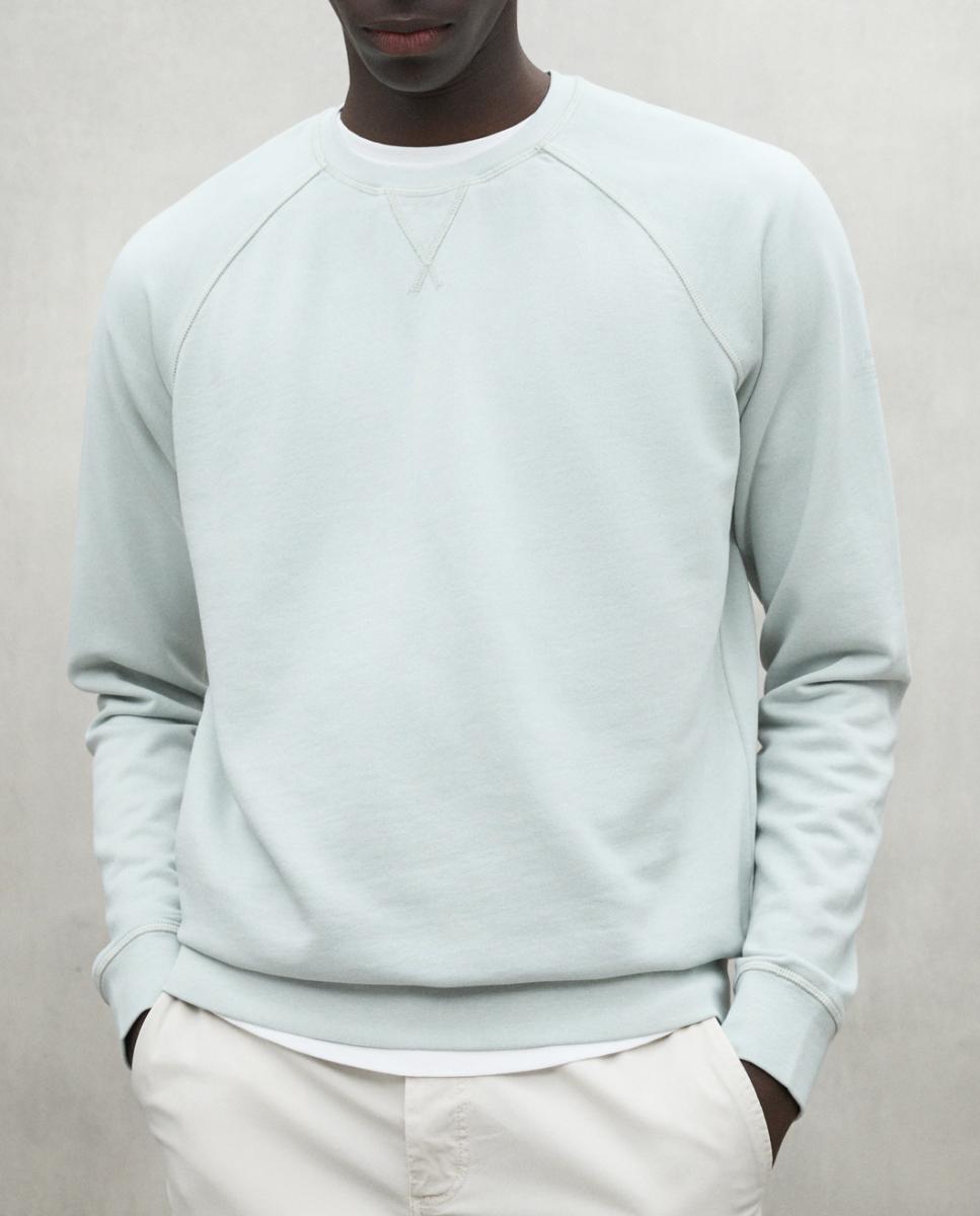 Imagen 0 de Sudadera con marca impresa en manga y cuello redondo.