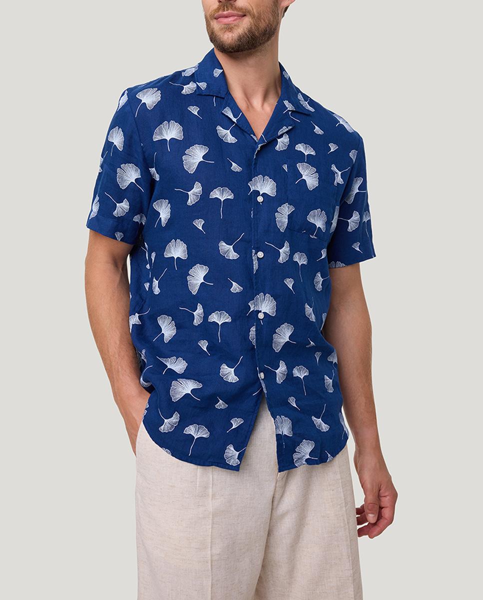 Imagen 0 de Camisa de hombre de lino con manga corta y diseño hojas